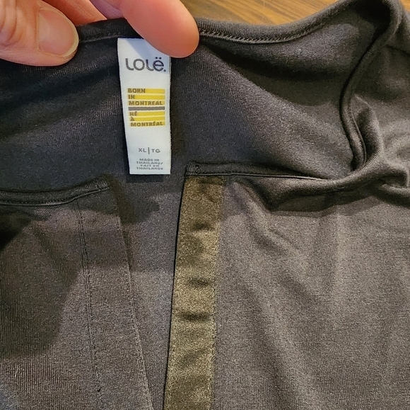 Lolë modal v-neck short-sleeved blouse - Picture 4 of 7